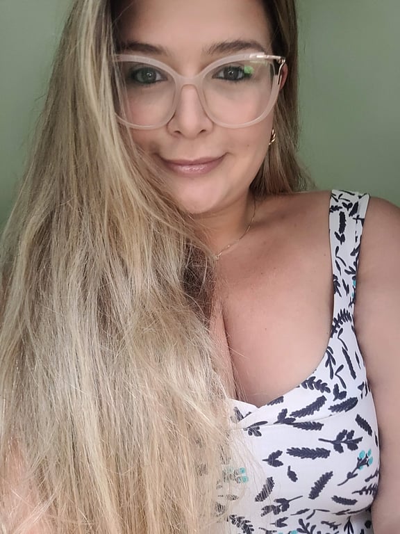 JAKI Terapeuta em 4 mãos com a prima e amigas!Assista vídeo GRÁTIS!